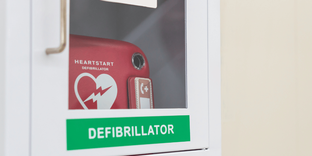 AED defibrillator
First Aid for Primary Care Nurses