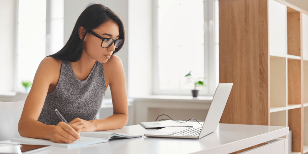 A woman taking a consumer rights training course online