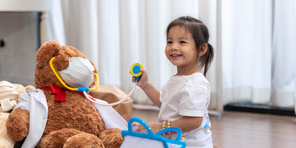 Image showing child playing Dr and Nurse with a toy
Top 10 Tips For Assessing Children From A Paediatric Nurse